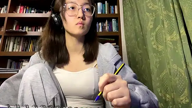 LinaClous online show from December 16, 3:39 pm