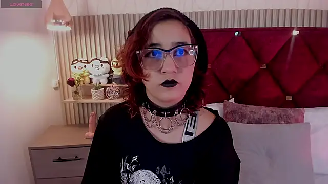 Kiri Velvet online show from May 14, 8:48 pm