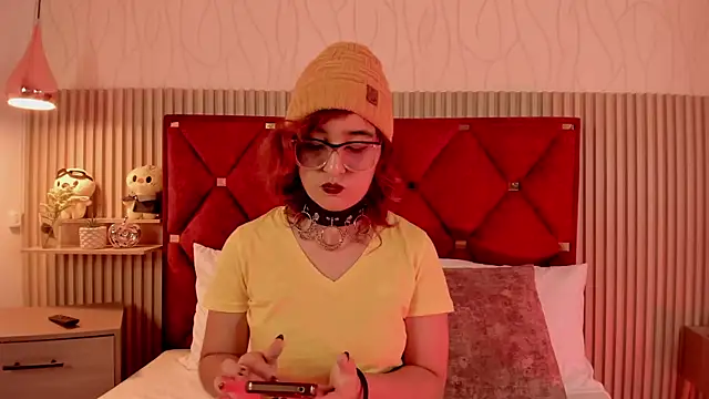 Kiri Velvet online show from May 20, 8:26 pm