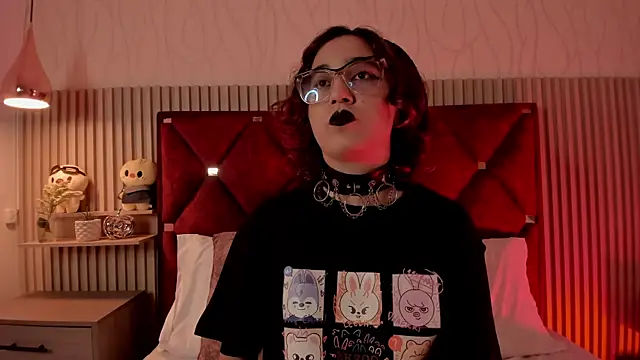 Kiri Velvet online show from May 21, 7:54 pm