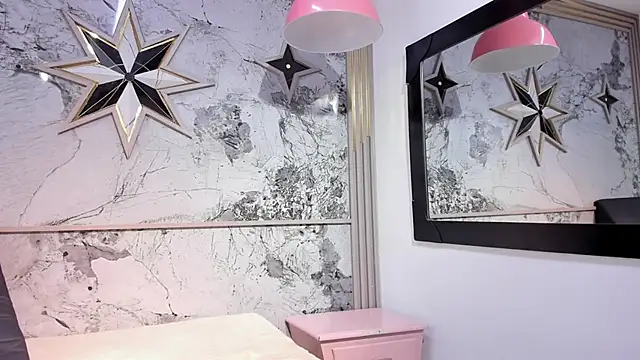 ZoeCollin online show from March 18, 7:28 pm