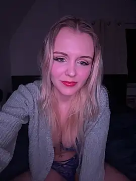 OfflineLizzy online show from March 1, 9:28 pm