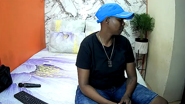 Snapshot of SexyCurves9 chatting on May 3, 4:35 pm SexyCurves9 online show from May 3, 4:35 pm