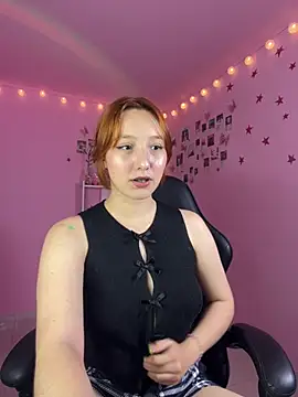Snapshot of Davne_ chatting on June 16, 12:35 am Davne online show from June 16, 12:35 am