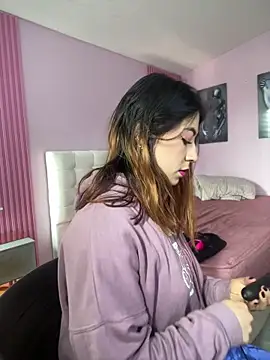 MaddieHunter online show from January 13, 2:33 pm