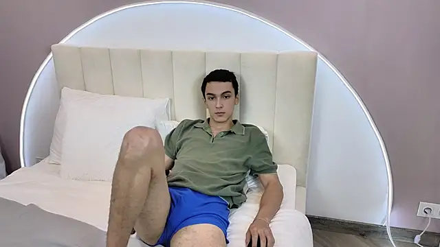 MoonlinSkinn online show from November 24, 8:03 am