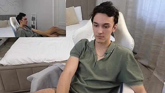 Snapshot of MoonlinSkinn chatting on January 19, 8:07 am MoonlinSkinn online show from January 19, 8:07 am