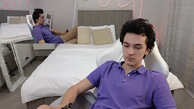 Snapshot of MoonlinSkinn chatting on February 8, 1:09 am MoonlinSkinn online show from February 8, 1:09 am