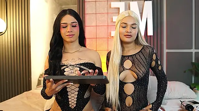 Dana joness online show from January 7, 12:35 am