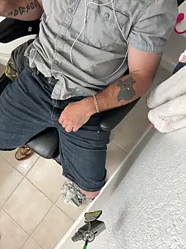 2addictivelyhorny online show from April 9, 12:54 am