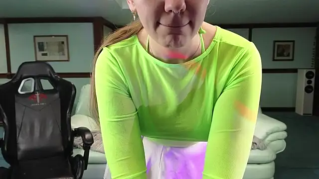 Snapshot of KiraRustle chatting on January 19, 2:59 am KiraRustle online show from January 19, 2:59 am