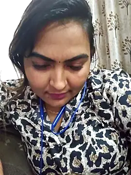 Tamil Smiley Queen online show from November 26, 5:47 pm