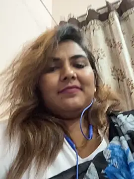 Tamil Smiley Queen online show from November 29, 7:06 pm