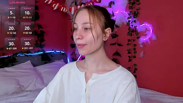 lally cute online show from February 25, 5:06 am