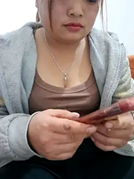 Snapshot of mai-mai-97 chatting on March 4, 6:41 am mai-mai-97 online show from March 4, 6:41 am