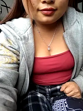 Snapshot of mai-mai-97 chatting on March 11, 6:41 am mai-mai-97 online show from March 11, 6:41 am