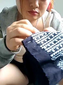 Snapshot of mai-mai-97 chatting on March 15, 8:42 am mai-mai-97 online show from March 15, 8:42 am