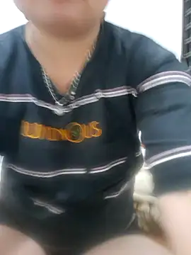 Snapshot of mai-mai-97 chatting on April 5, 4:37 pm mai-mai-97 online show from April 5, 4:37 pm