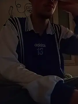 elias milo online show from December 1, 10:37 pm