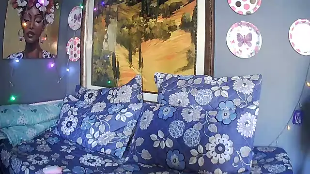 Snapshot of JuicyEbonyGoddess chatting on March 8, 2:21 pm JuicyEbonyGoddess online show from March 8, 2:21 pm