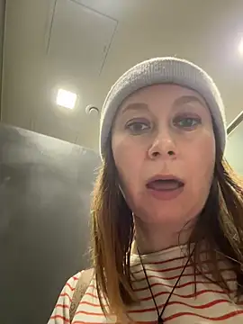 Snapshot of Brooke_lover chatting on April 30, 7:04 am Brooke lover online show from April 30, 7:04 am