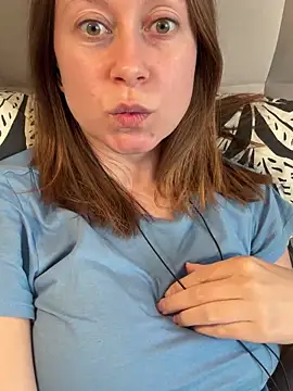 Snapshot of Brooke_lover chatting on June 1, 9:11 am Brooke lover online show from June 1, 9:11 am