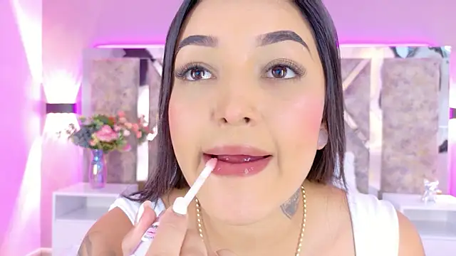 Snapshot of MelissaGill_ chatting on December 22, 7:22 pm MelissaGill online show from December 22, 7:22 pm