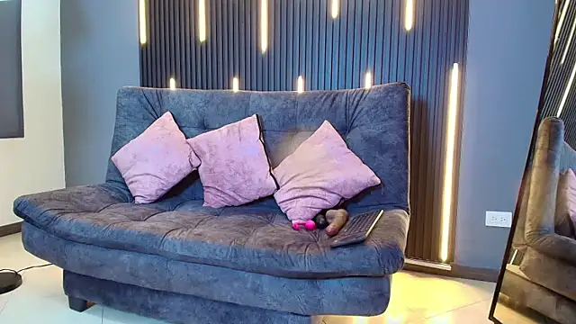 scarlett aviebby online show from January 15, 1:26 pm