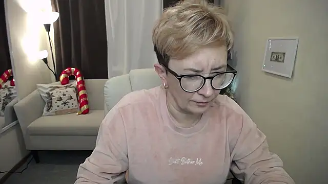 ChristinaRainforce online show from December 1, 1:38 pm