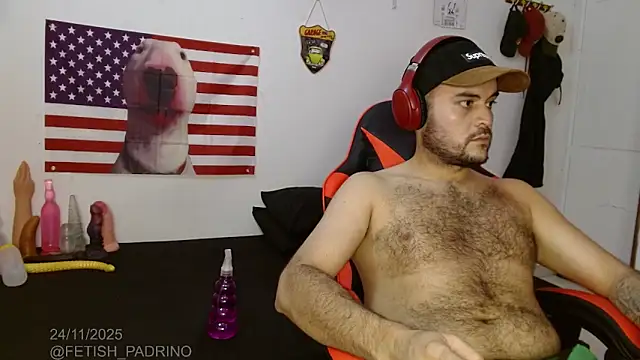 Snapshot of holegape chatting on November 25, 3:06 am holegape online show from November 25, 3:06 am