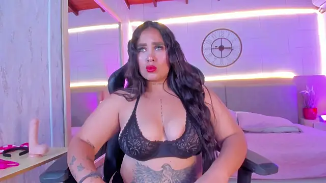 Julietaa 1 online show from December 4, 7:44 pm