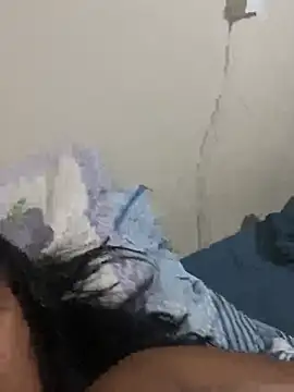 Snapshot of PartiedOmelet chatting on February 23, 5:21 pm PartiedOmelet online show from February 23, 5:21 pm