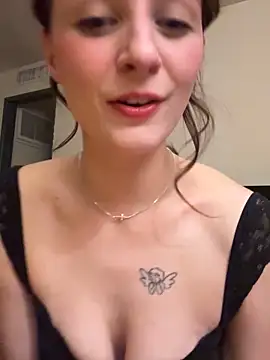 lilliabloom online show from December 21, 6:53 am