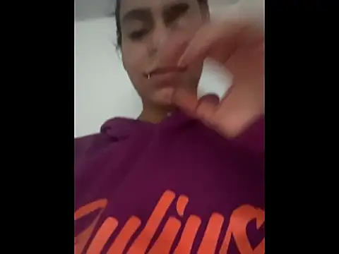 SaraAndrade  online show from December 15, 11:03 am