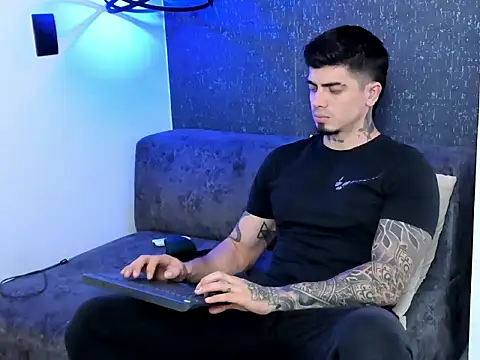  mrcock   online show from April 12, 10:37 pm