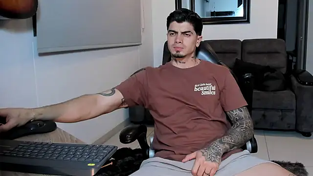 Snapshot of _mrcock__ chatting on July 26, 5:48 am mrcock online show from July 26, 5:48 am