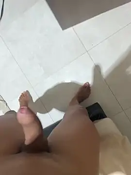 Snapshot of soubi777 chatting on December 16, 5:29 pm soubi777 online show from December 16, 5:29 pm