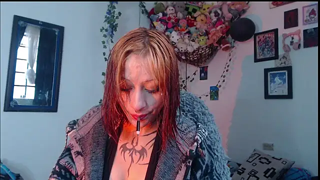 Snapshot of Layla_quinn chatting on June 6, 12:43 pm Layla quinn online show from June 6, 12:43 pm