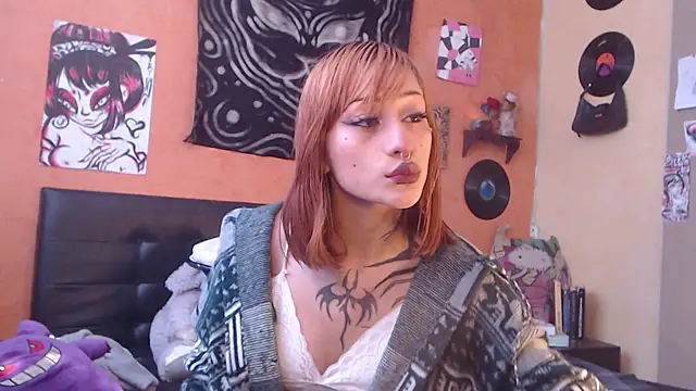 Snapshot of Layla_quinn chatting on July 14, 2:56 pm Layla quinn online show from July 14, 2:56 pm