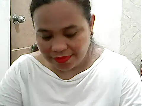 Snapshot of cutechubby chatting on May 17, 10:44 am cutechubby online show from May 17, 10:44 am