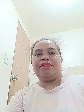 Snapshot of cutechubby chatting on May 30, 11:40 am cutechubby online show from May 30, 11:40 am