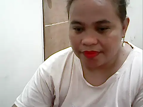 Snapshot of cutechubby chatting on May 30, 11:46 pm cutechubby online show from May 30, 11:46 pm