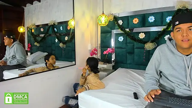 Snapshot of _bonnyandclyde chatting on January 7, 11:56 am bonnyandclyde online show from January 7, 11:56 am