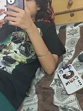 Snapshot of anjli_22 chatting on July 8, 9:47 am anjli 22 online show from July 8, 9:47 am