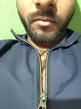 Snapshot of bigdick2299 chatting on January 18, 2:10 pm bigdick2299 online show from January 18, 2:10 pm