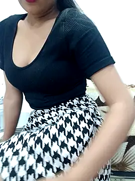 Triptii 0 online show from December 19, 2:35 pm