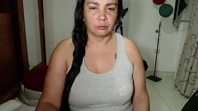 vivian-milf online show from April 11, 1:32 am