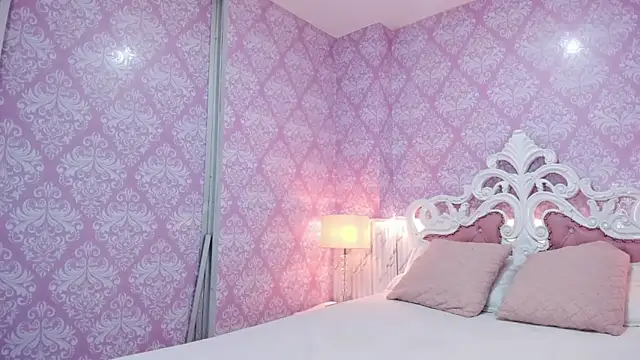 sarah sluty online show from April 7, 2:34 am