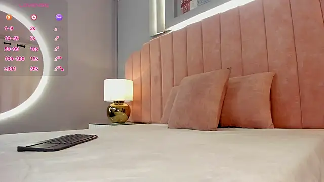 ninacrave  online show from February 11, 3:00 am