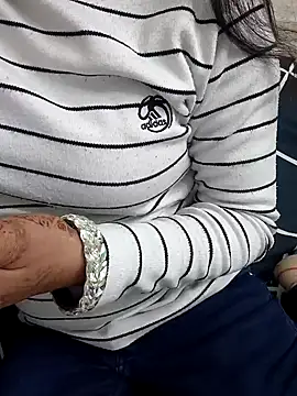 Juliekhan 98 online show from January 9, 5:43 am